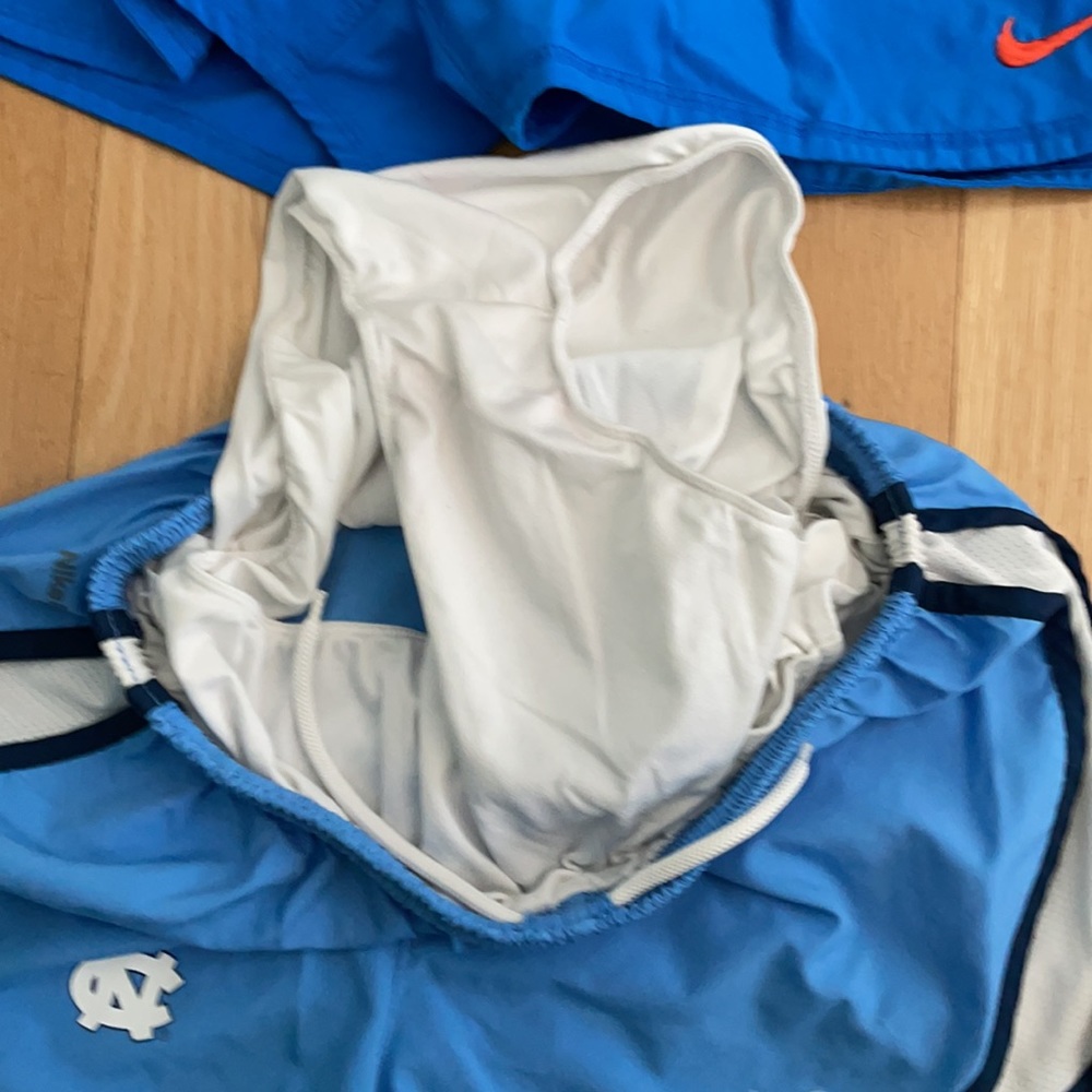 5 pairs of Nike Dry Fit running shorts - Picture 7 of 11